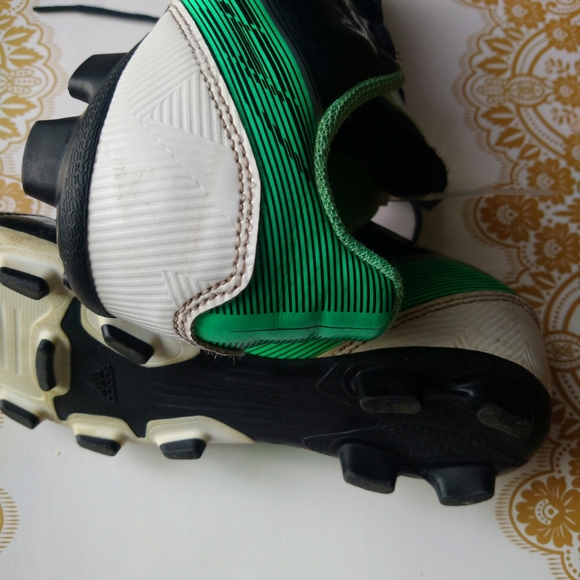 Adidas Soccer Cleats Size 4 - Picture 3 of 4